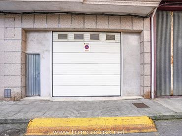 Local comercial de lloguer a Carballo