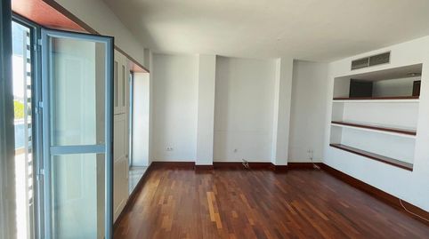 Foto 2 de Piso en venta en Calle Califato, La Pañoleta, Camas