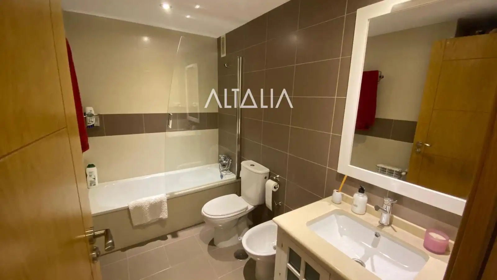 Baño de Piso en venta en Cuenca con Trastero y Amueblado
