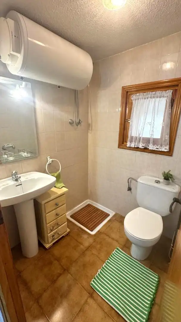 Bany de Casa adosada en venda en Orihuela amb Jardí privat, Terrassa i Traster