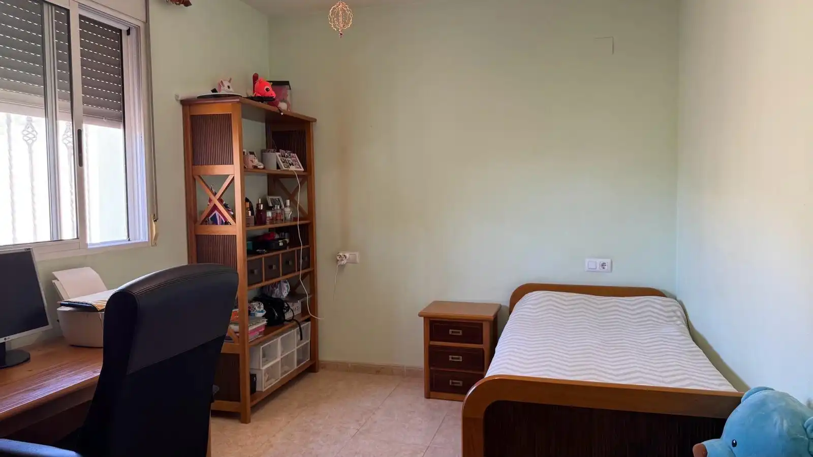 Dormitori de Casa o xalet en venda en Orihuela amb Aire condicionat, Jardí privat i Traster