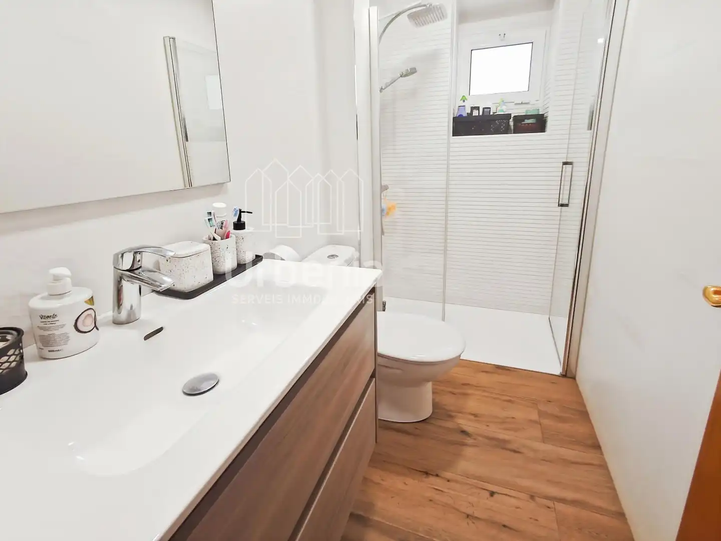 Baño de Piso en venta en Mataró con Aire acondicionado, Calefacción y Terraza