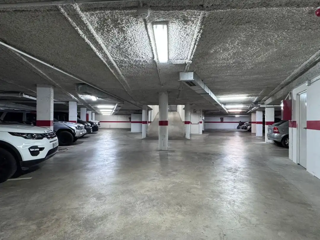 Parkplatz von Büro zum Verkauf in Málaga mit Klimaanlage, Heizung und Terrasse