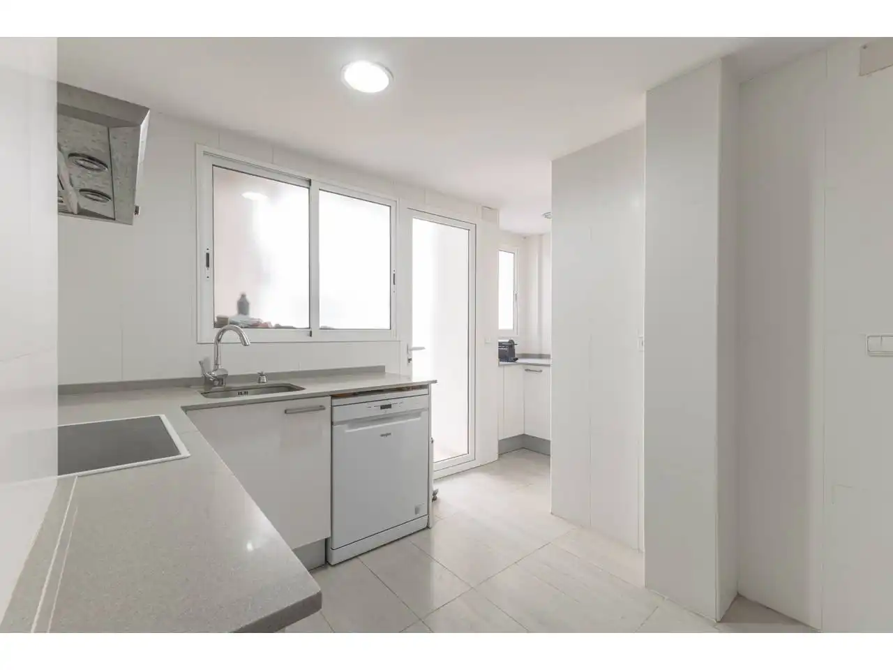 Cocina de Apartamento en venta en Valencia con Aire acondicionado, Calefacción y Balcón
