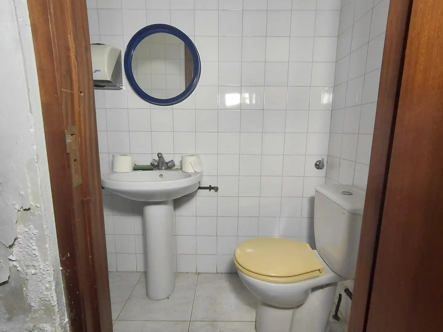 Badezimmer von Geschaftsraum zur Miete in Vilagarcía de Arousa mit Möbliert