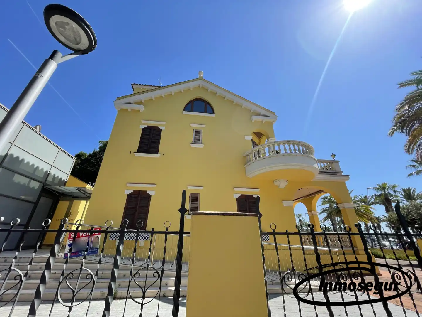 Vista exterior de Casa o xalet en venda en Salou amb Aire condicionat, Jardí privat i Terrassa