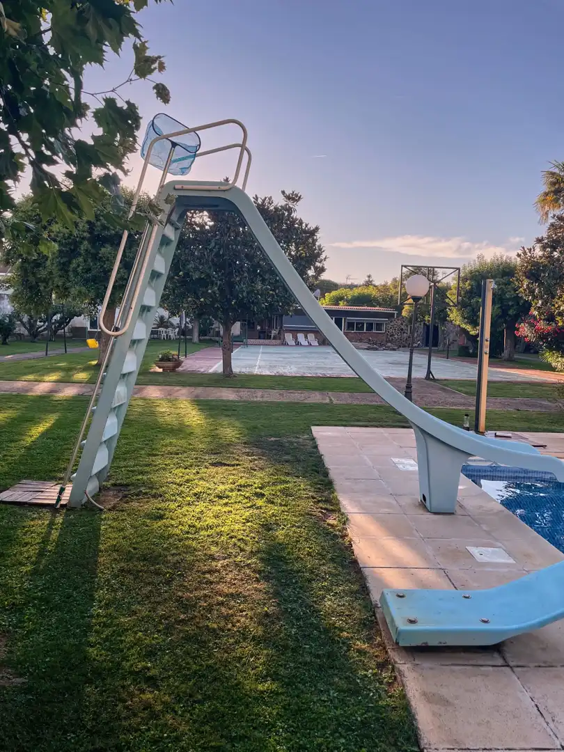 Vista exterior de Casa o chalet en venta en Albelda de Iregua con Aire acondicionado, Calefacción y Jardín privado