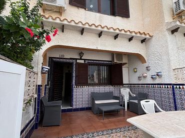 Detached house for sale in Playa de los Locos