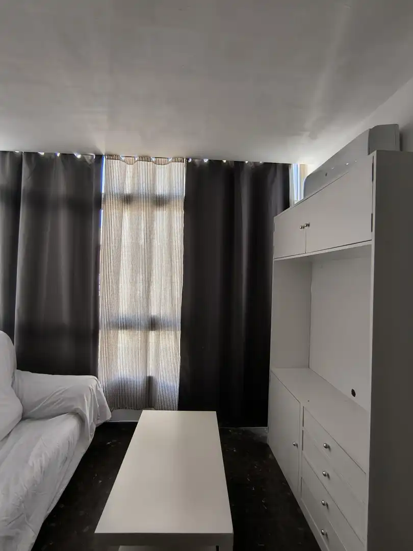 Schlafzimmer von Wohnungen zur Miete in Sevilla mit Klimaanlage, Heizung und Möbliert