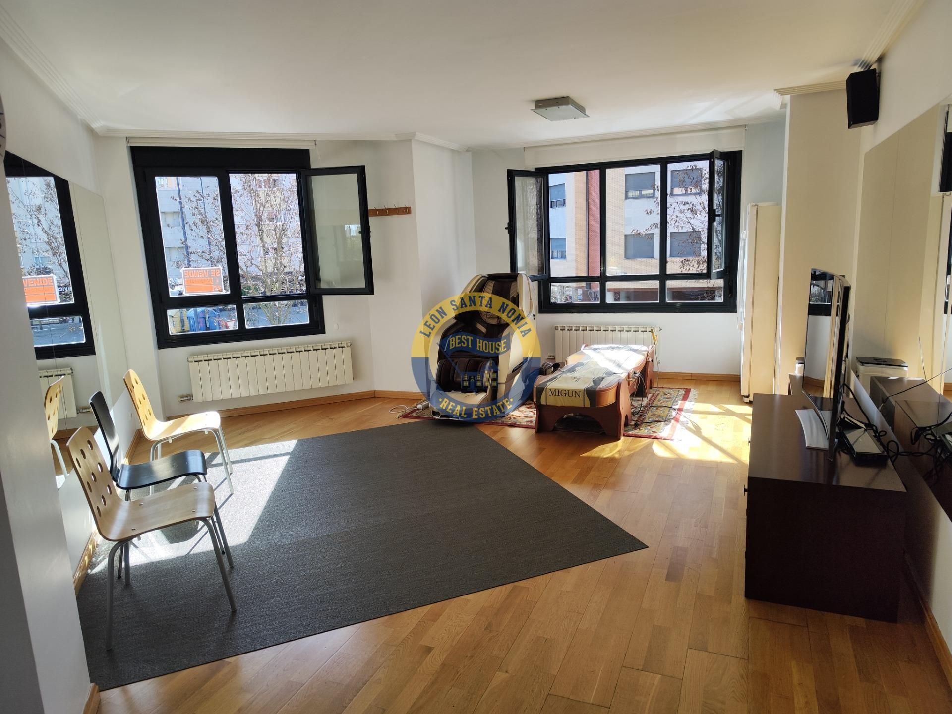 Bedroom of Flat for sale in León Capital   with Terrace and Storage room