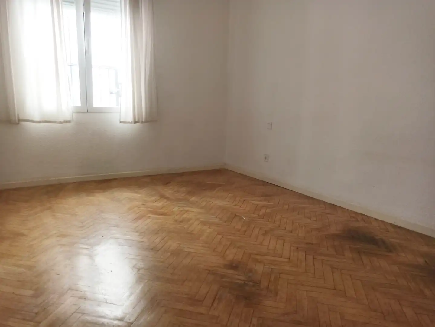 Bedroom of Flat for sale in Madrid  with Air Conditioner, Heating and Parquet flooring