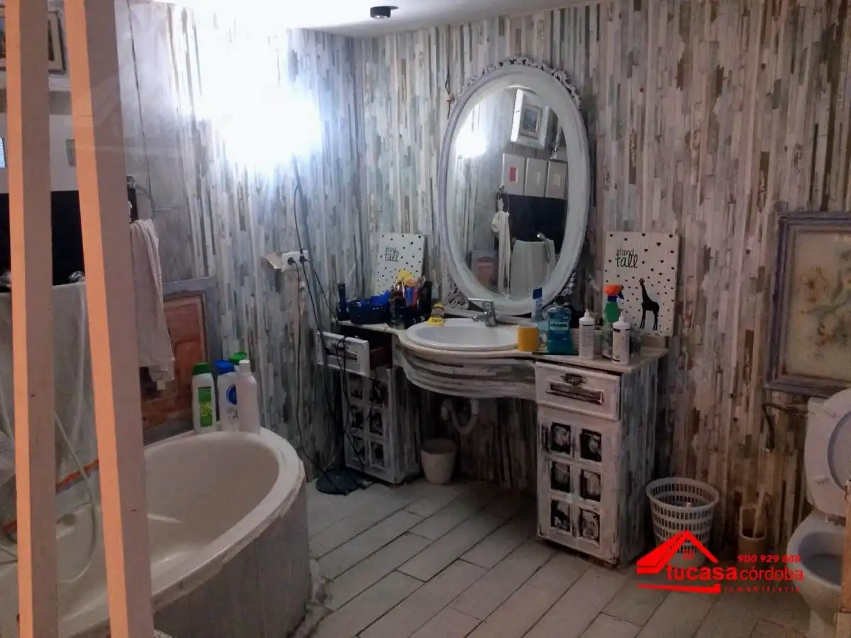 Bany de Loft en venda en Córdoba amb Aire condicionat