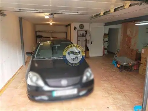 Parking of Houses for sale in Santovenia de la Valdoncina  with Heating, Terrace and Furnished