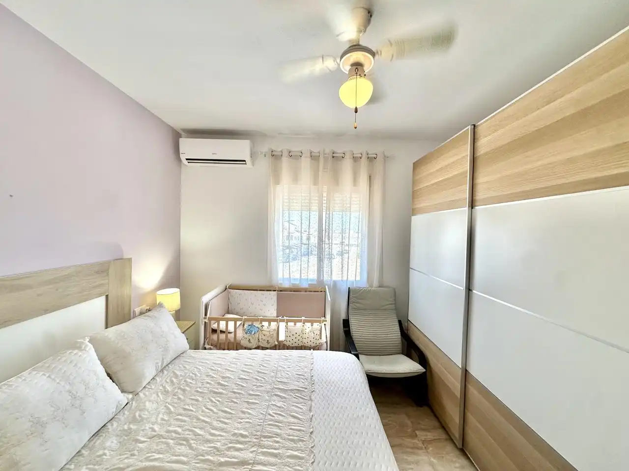 Habitación de Casa adosada en venta en Fuente de Piedra con Aire acondicionado, Terraza y Piscina comunitaria
