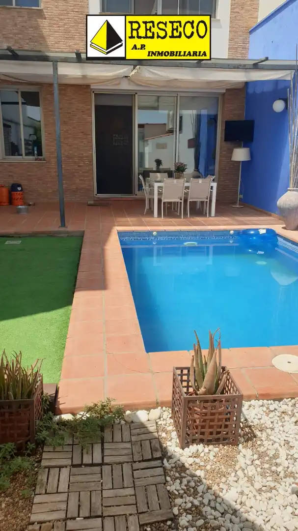 Haus mit Pool zum Verkauf in Parque de la Constitución 5a