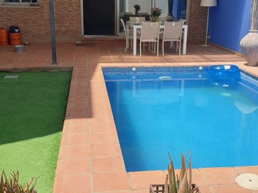 House with pool for sale in Parque de la Constitución 5a
