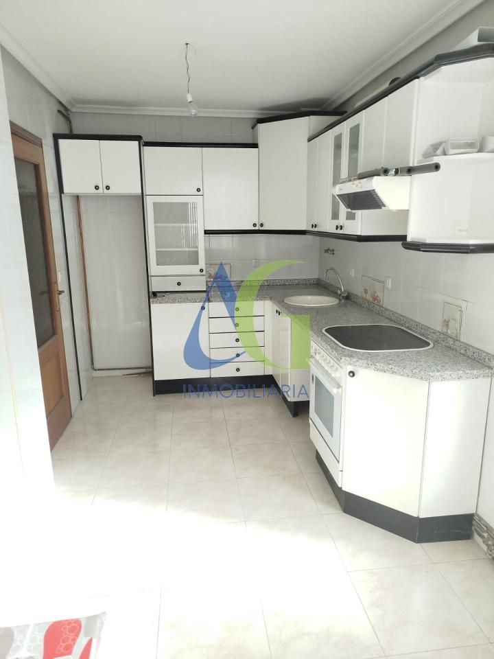 Kitchen of Flat for sale in Villaquilambre  with Heating, Parquet flooring and Storage room