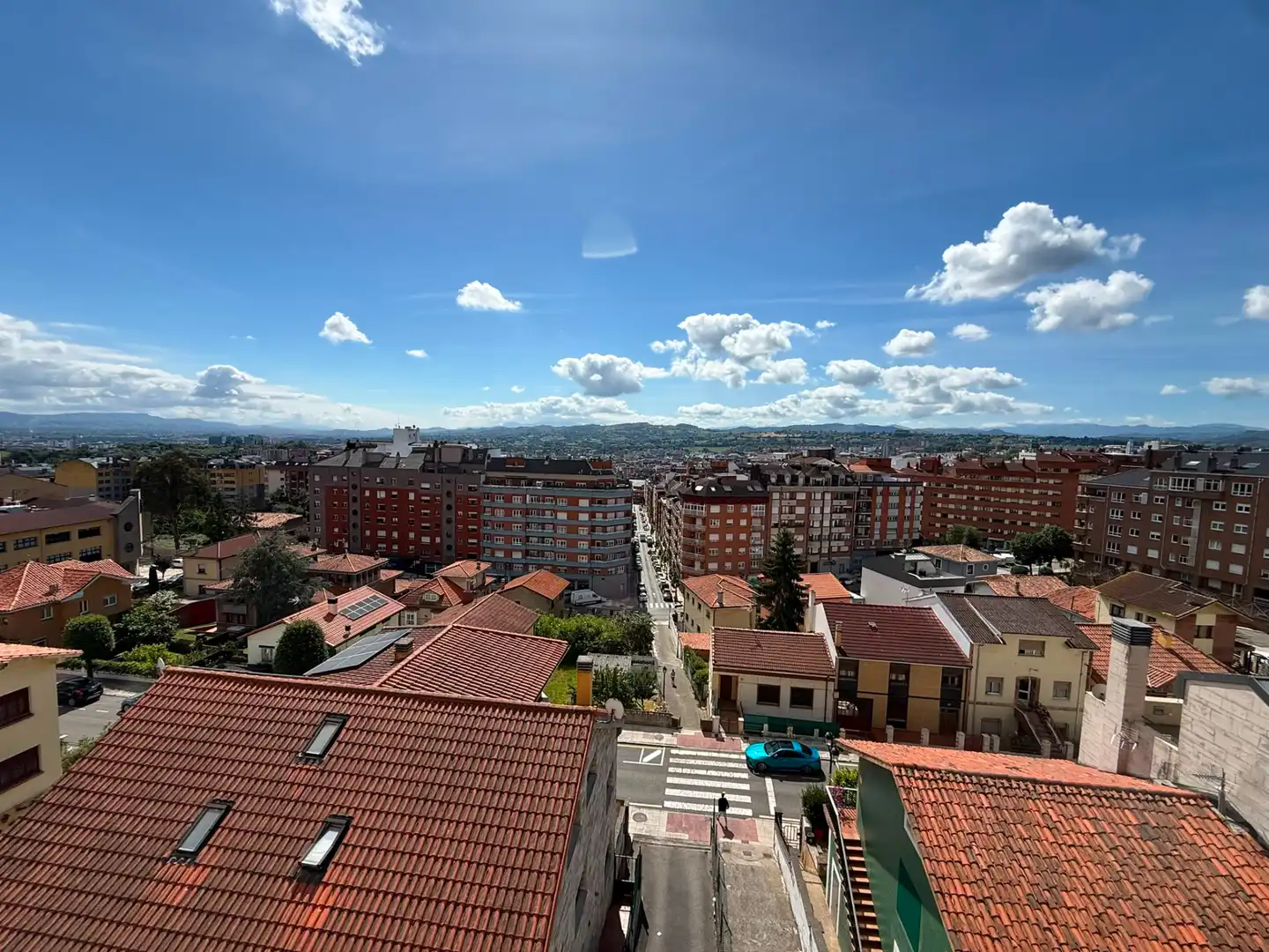 Vista exterior de Piso en venta en Oviedo  con Calefacción y Trastero
