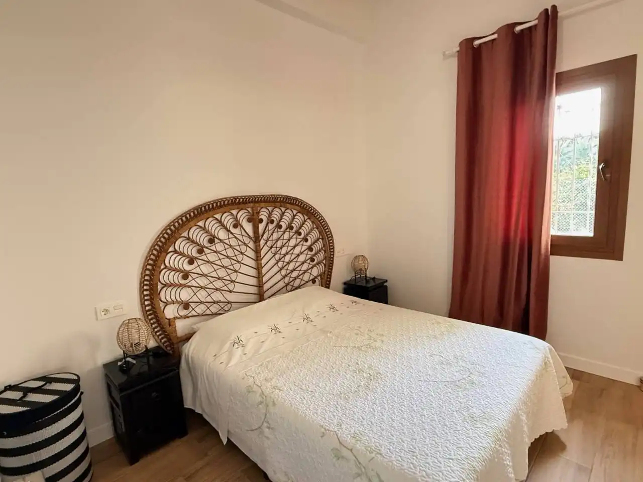 Habitación de Casa adosada de alquiler en Elche / Elx con Aire acondicionado, Terraza y Amueblado