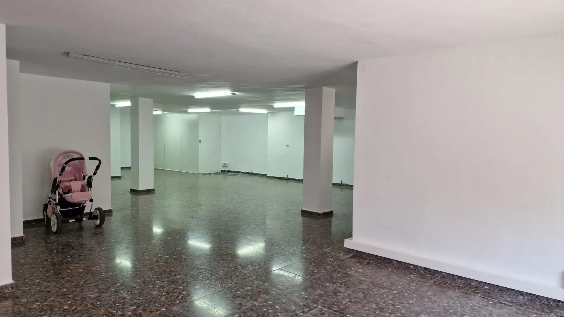 Local comercial de lloguer a Casc Urbà, imagen 2