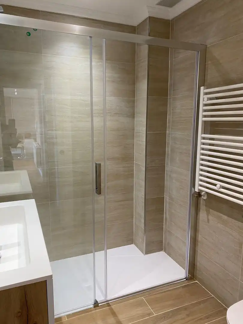 Baño de Piso en venta en Lugo con Calefacción y Trastero