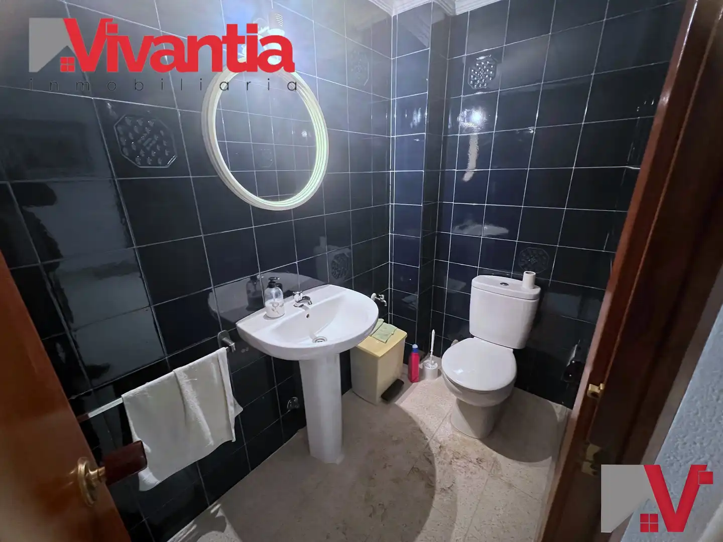 Badezimmer von Büro zum Verkauf in Lorca mit Klimaanlage und Möbliert