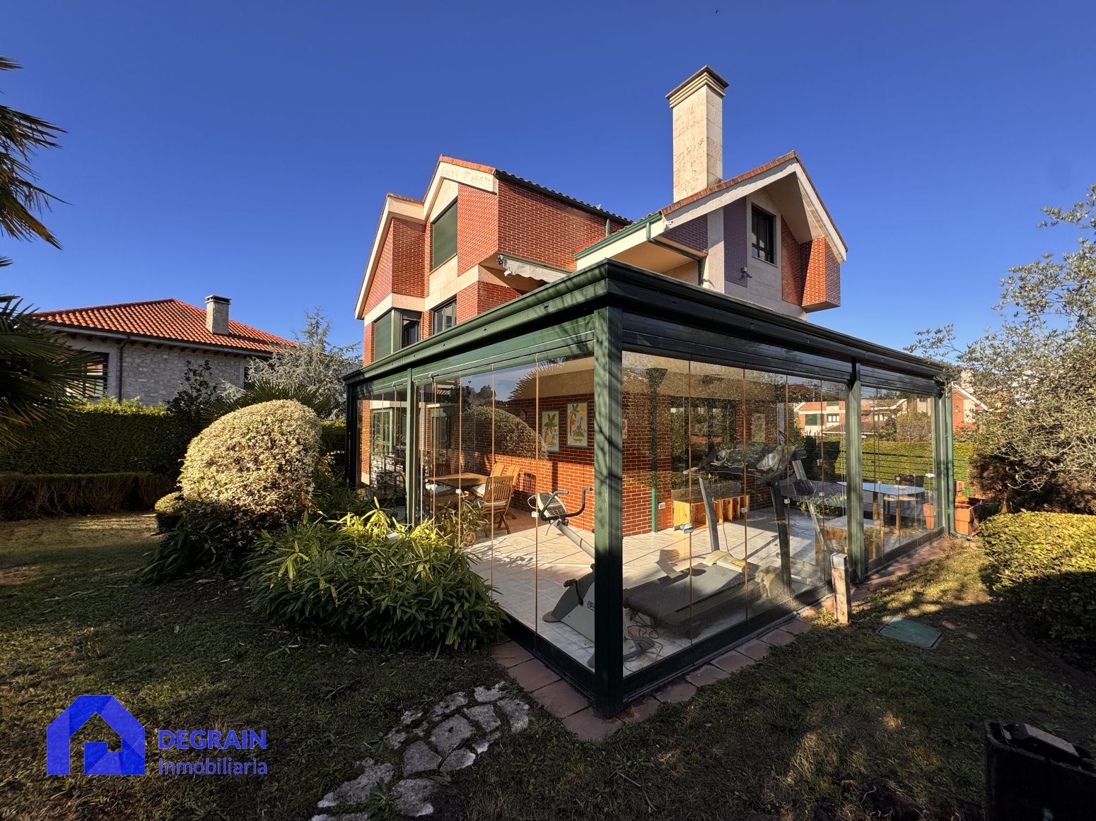 Garden of House or chalet for sale in Oviedo   with Heating, Terrace and Storage room