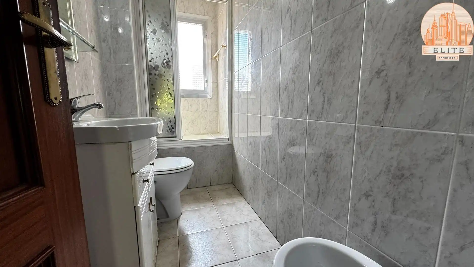Baño de Piso en venta en Alcorcón con Calefacción, Parquet y Terraza