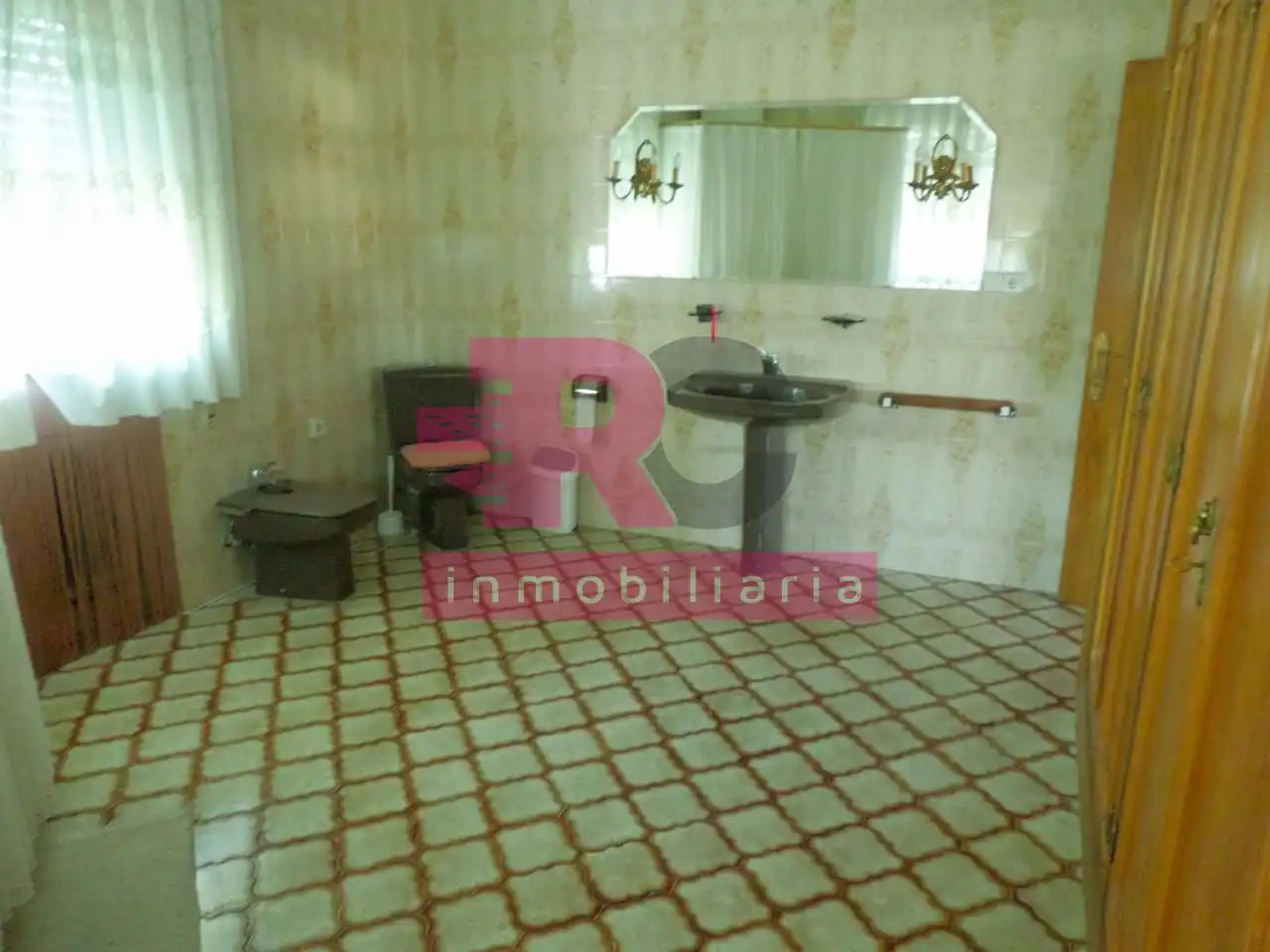 Baño de Casa o chalet en venta en Castellanos de Villiquera con Calefacción, Jardín privado y Piscina