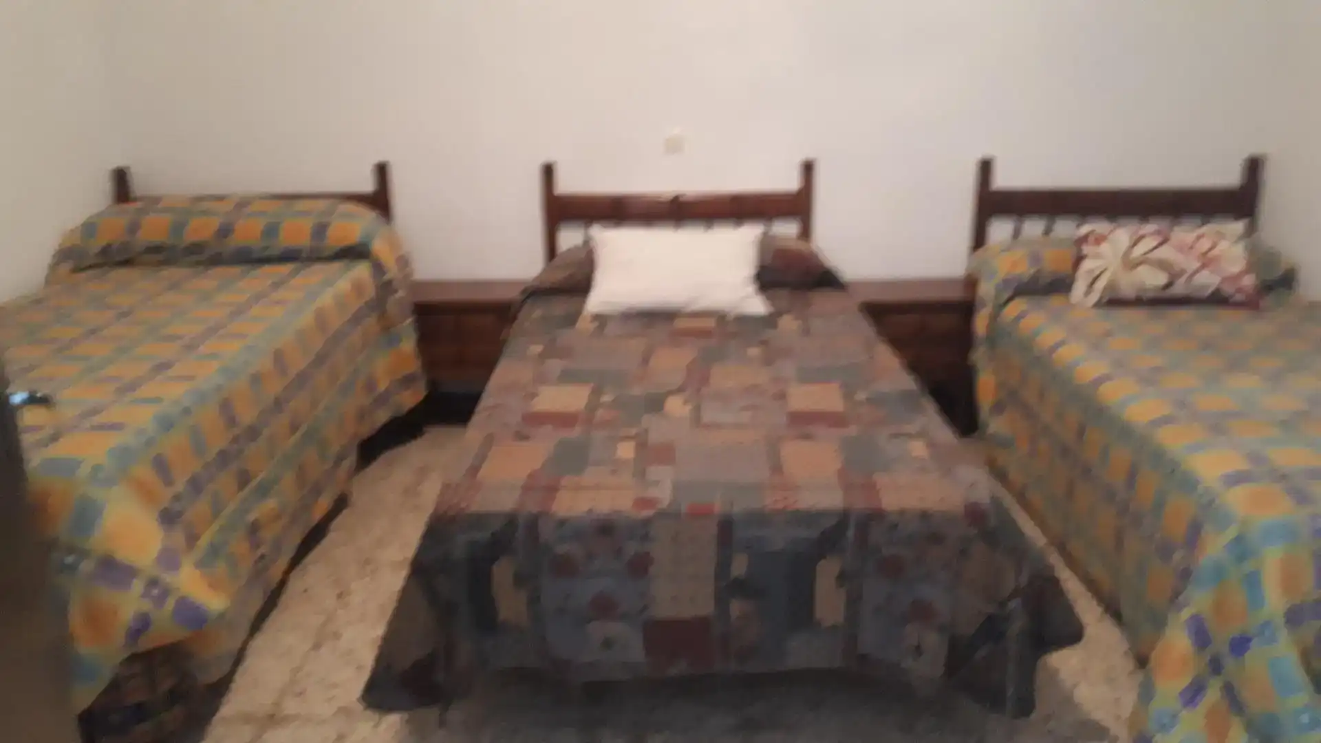 Schlafzimmer von Erdgeschoss zur Miete in Calañas mit Privatgarten, Möbliert und Ofen