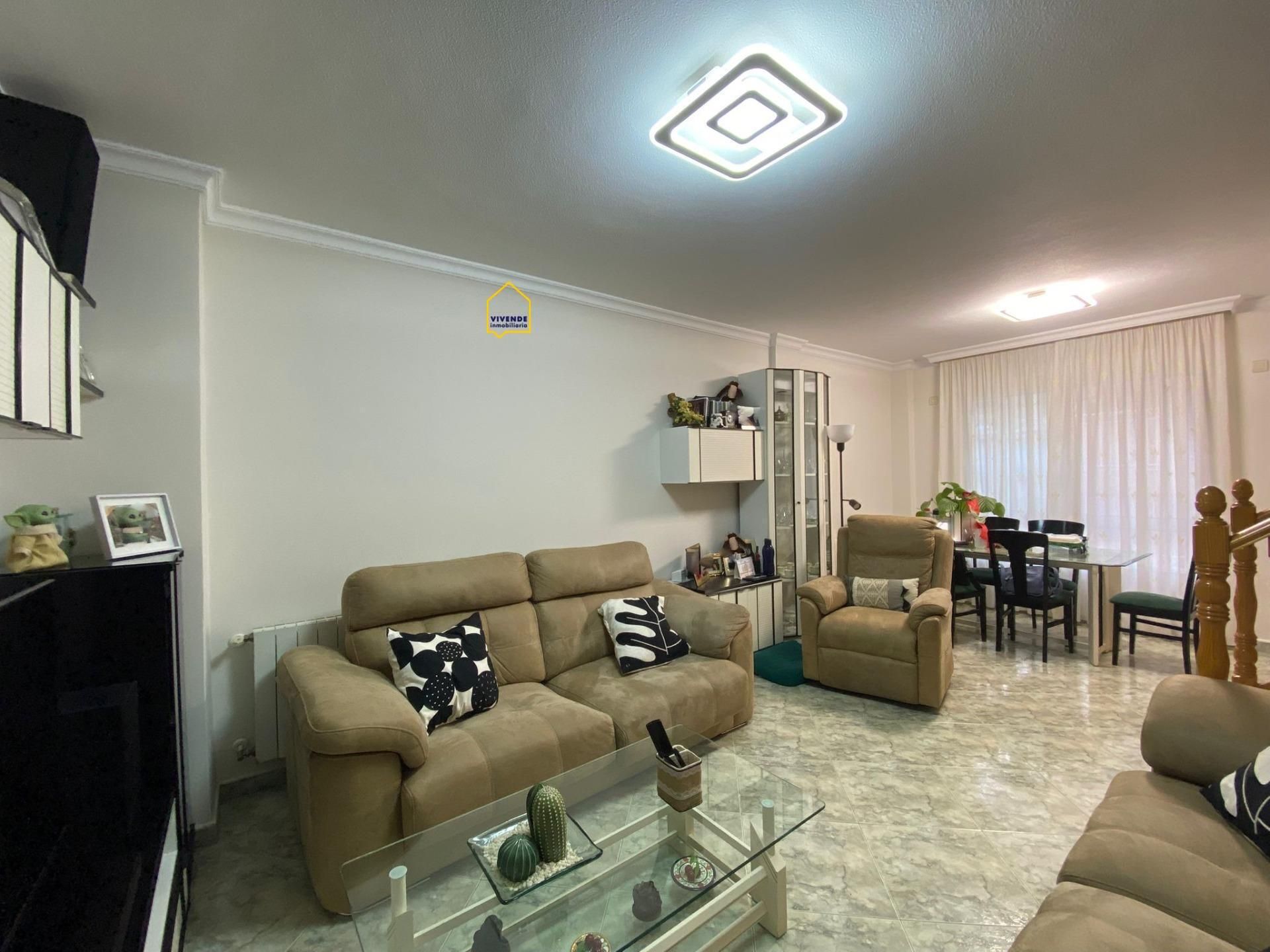 Sala de estar de Casa adosada en venta en Lorca con Aire acondicionado, Calefacción y Terraza