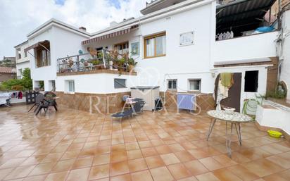Vista exterior de Casa o xalet en venda en Vallirana amb Aire condicionat, Calefacció i Jardí privat