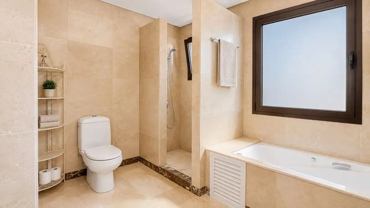 Bathroom of Detached homes for sale in La Alcaidesa  with Air Conditioner, Private garden and Terrace
