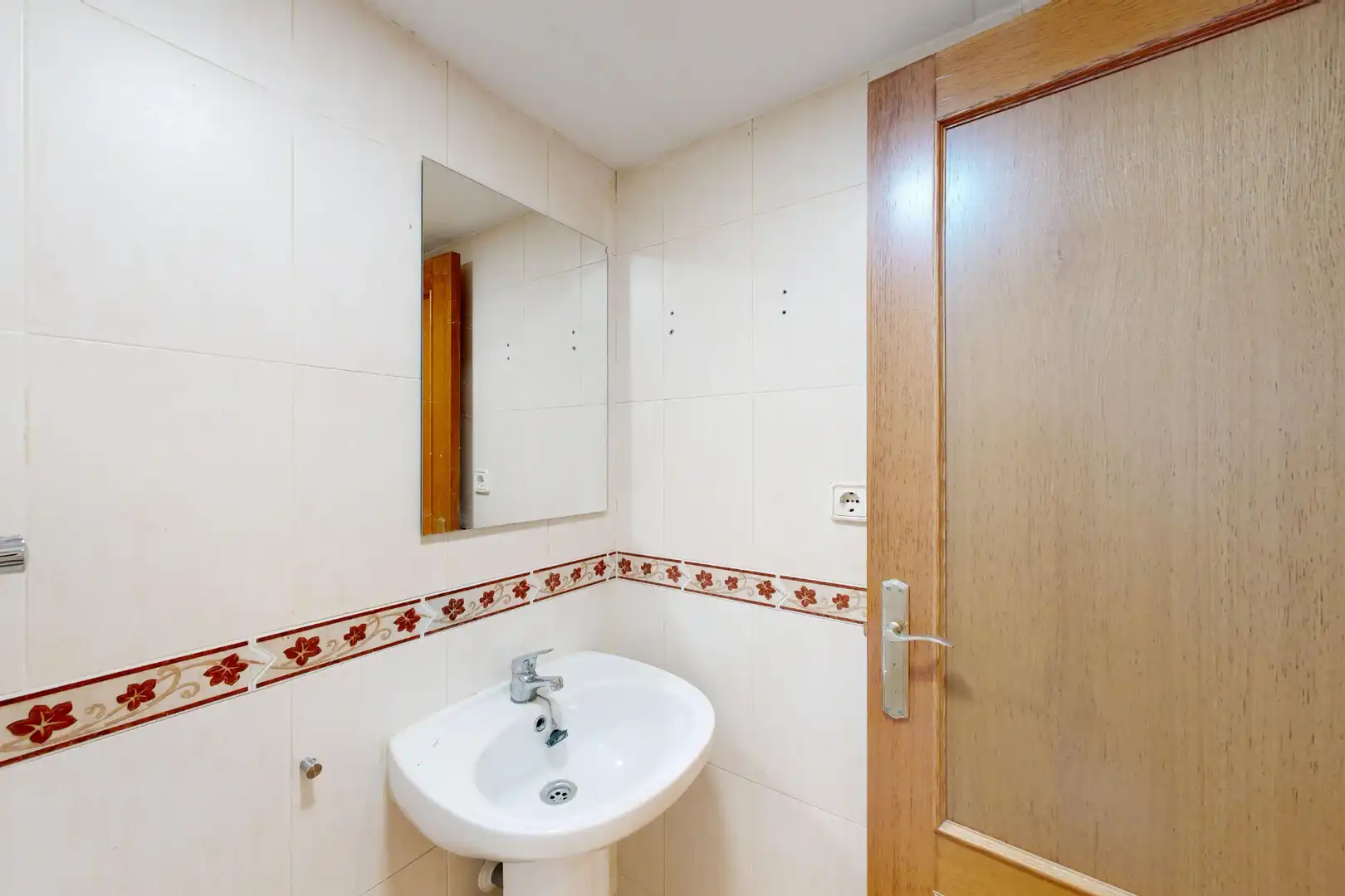 Baño de Casa adosada en venta en Murcia con Aire acondicionado, Terraza y Trastero