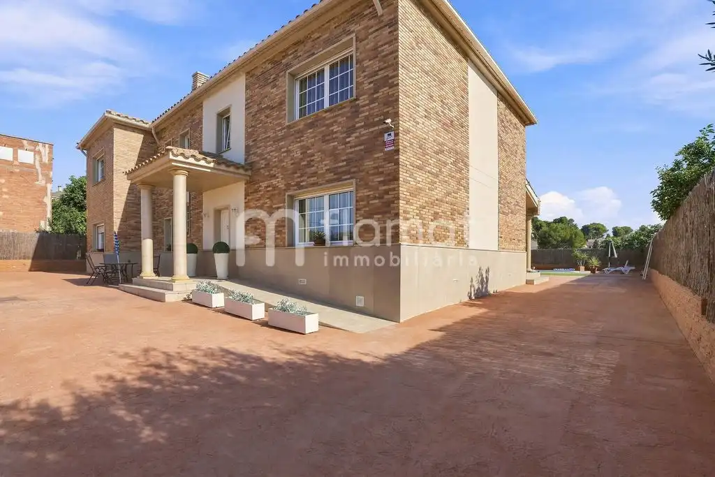 Vista exterior de Casa o xalet en venda en Terrassa
