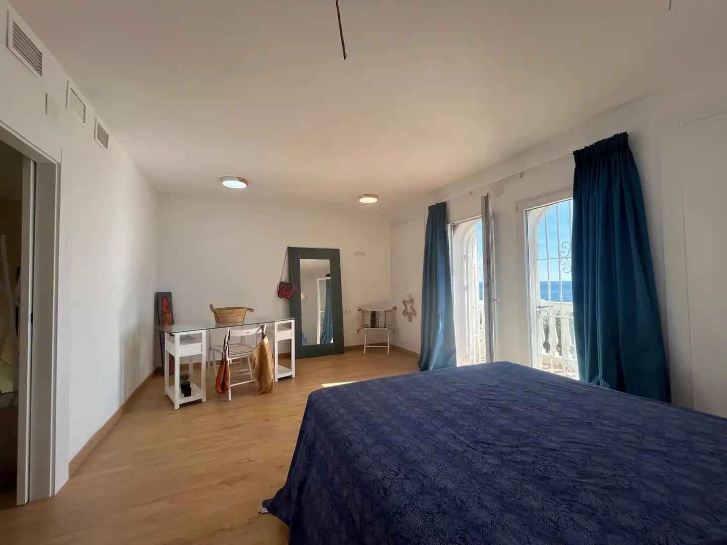 Habitación de Casa adosada de alquiler en Vélez-Málaga con Aire acondicionado, Calefacción y Jardín privado