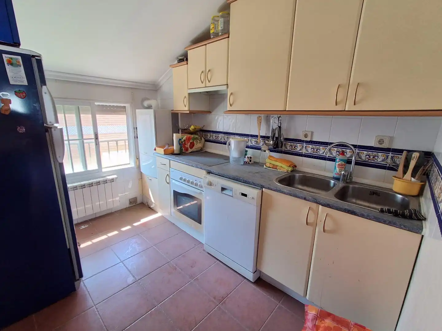 Cocina de Piso en venta en Tudela de Duero con Calefacción, Trastero y Balcón