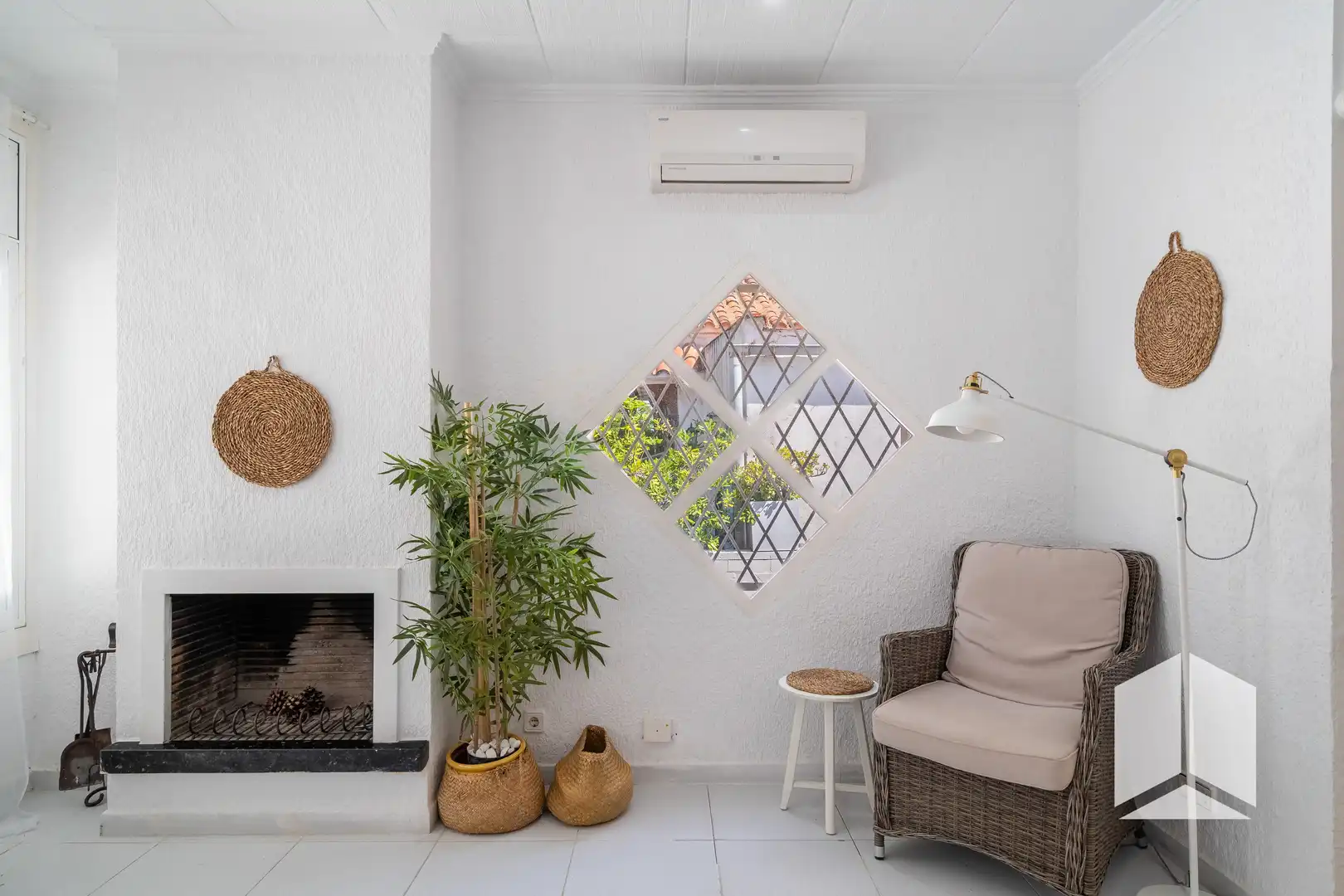 Sala d'estar de Casa o xalet en venda en Castelldefels amb Aire condicionat, Terrassa i Traster