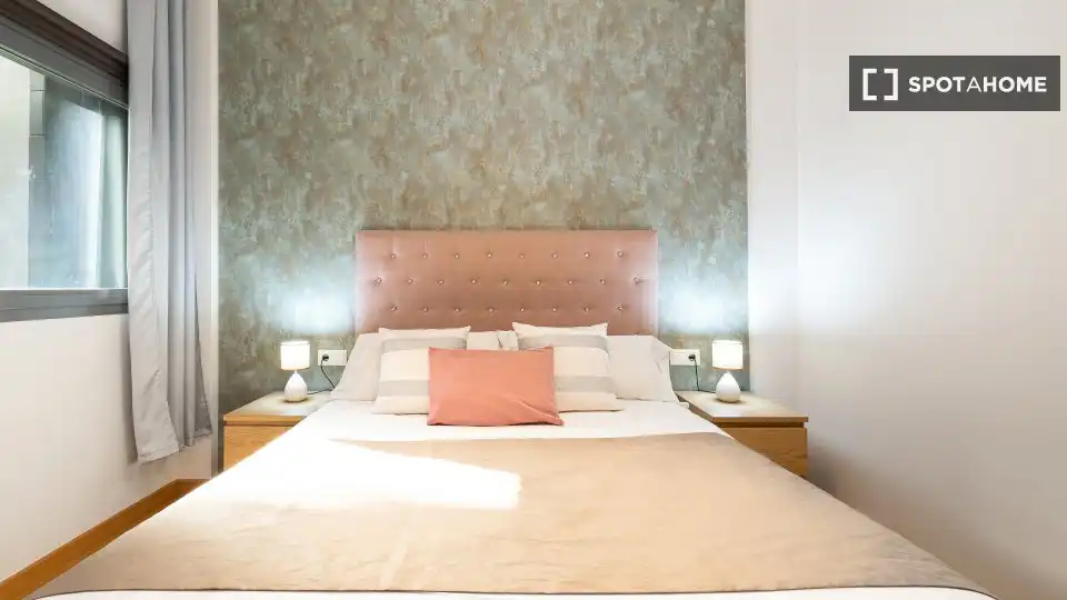 Dormitori de Apartament per a compartir en Málaga amb Aire condicionat, Terrassa i Moblat