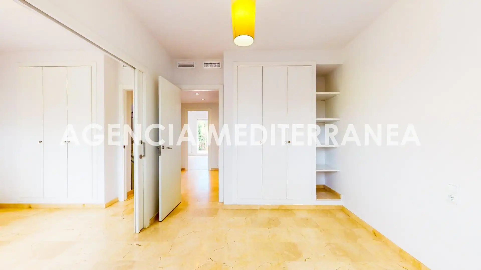Casa adosada en venta en Calle PUIGCAMPANA, Casas Verdes