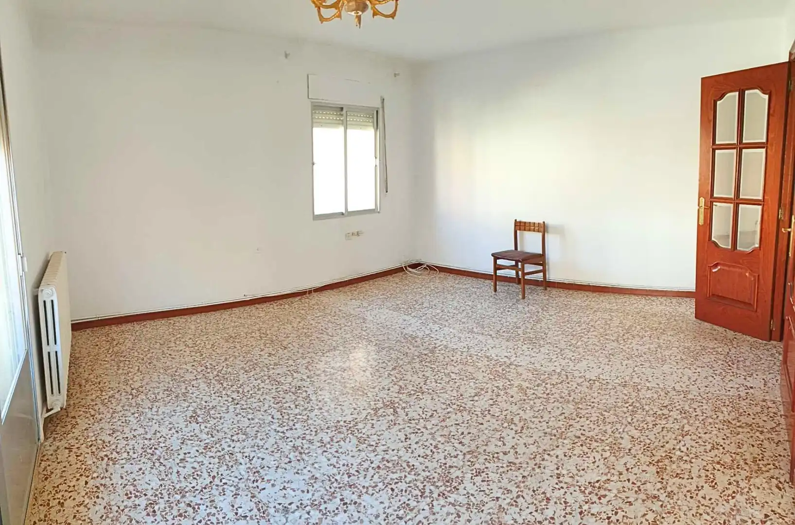 Wohnzimmer von Wohnung zum Verkauf in Ibdes mit Heizung und Terrasse