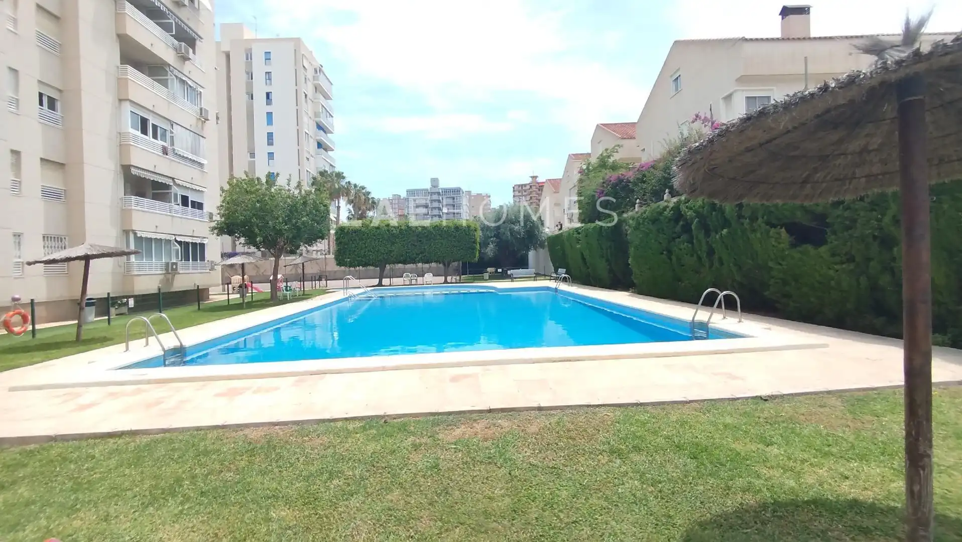 Piscina de Pis de lloguer en Alicante / Alacant amb Aire condicionat, Moblat i Piscina comunitària