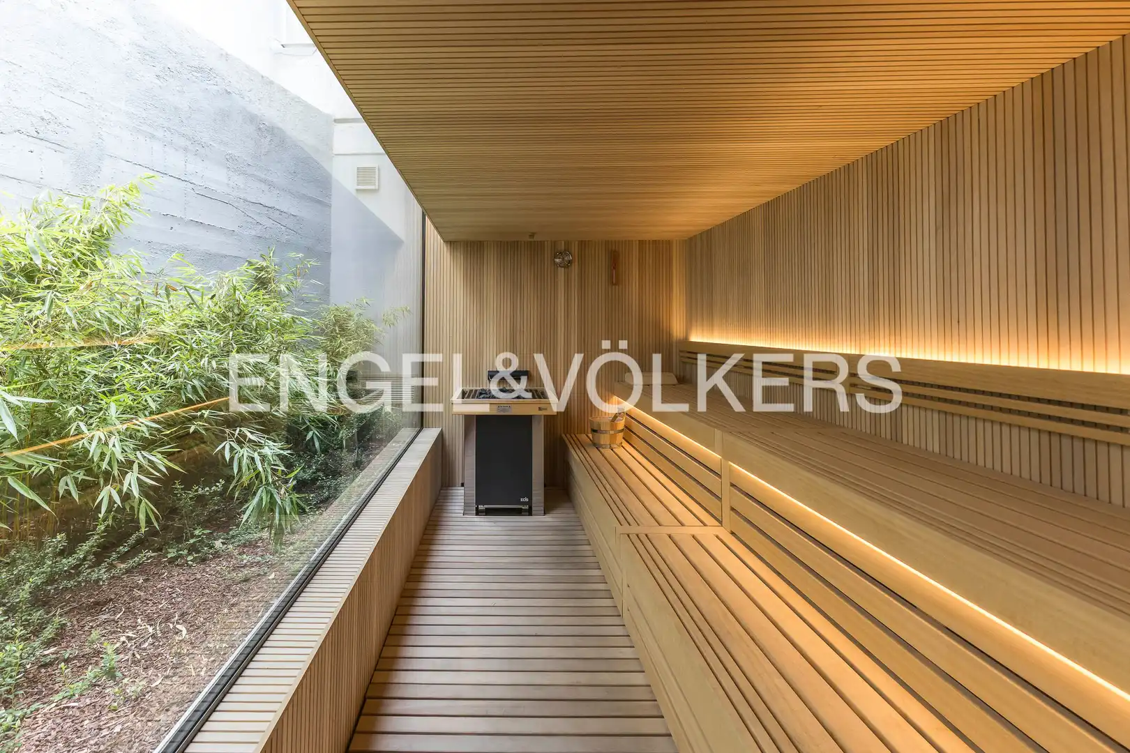 Terrasse von Wohnung zum Verkauf in Madrid mit Klimaanlage, Heizung und Privatgarten
