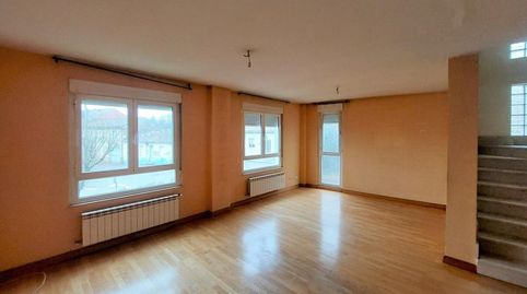 Foto 4 de Casa adosada en venta en Herrero-pb, 33, Sariegos, León