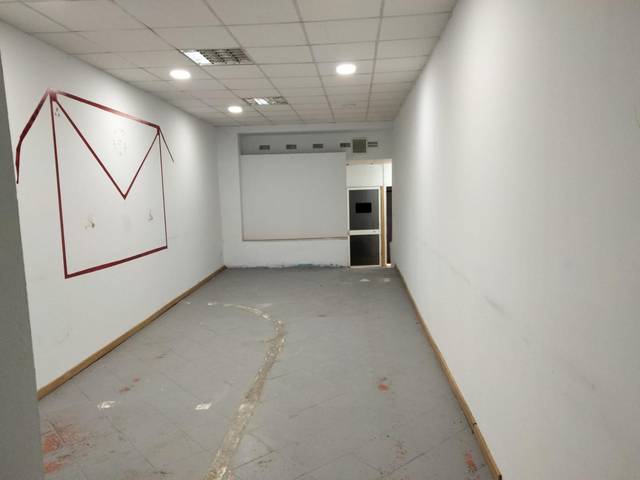 Local comercial en Alquiler en Centro