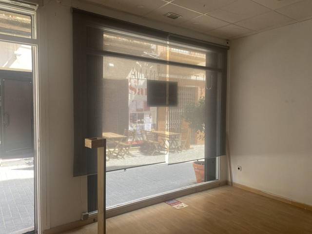 Local comercial en Alquiler en del Taquígraf Garriga en Nucli Urbà