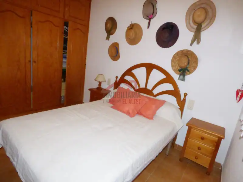 Apartments for rent in Calle Málaga, Los Arenales del Sol