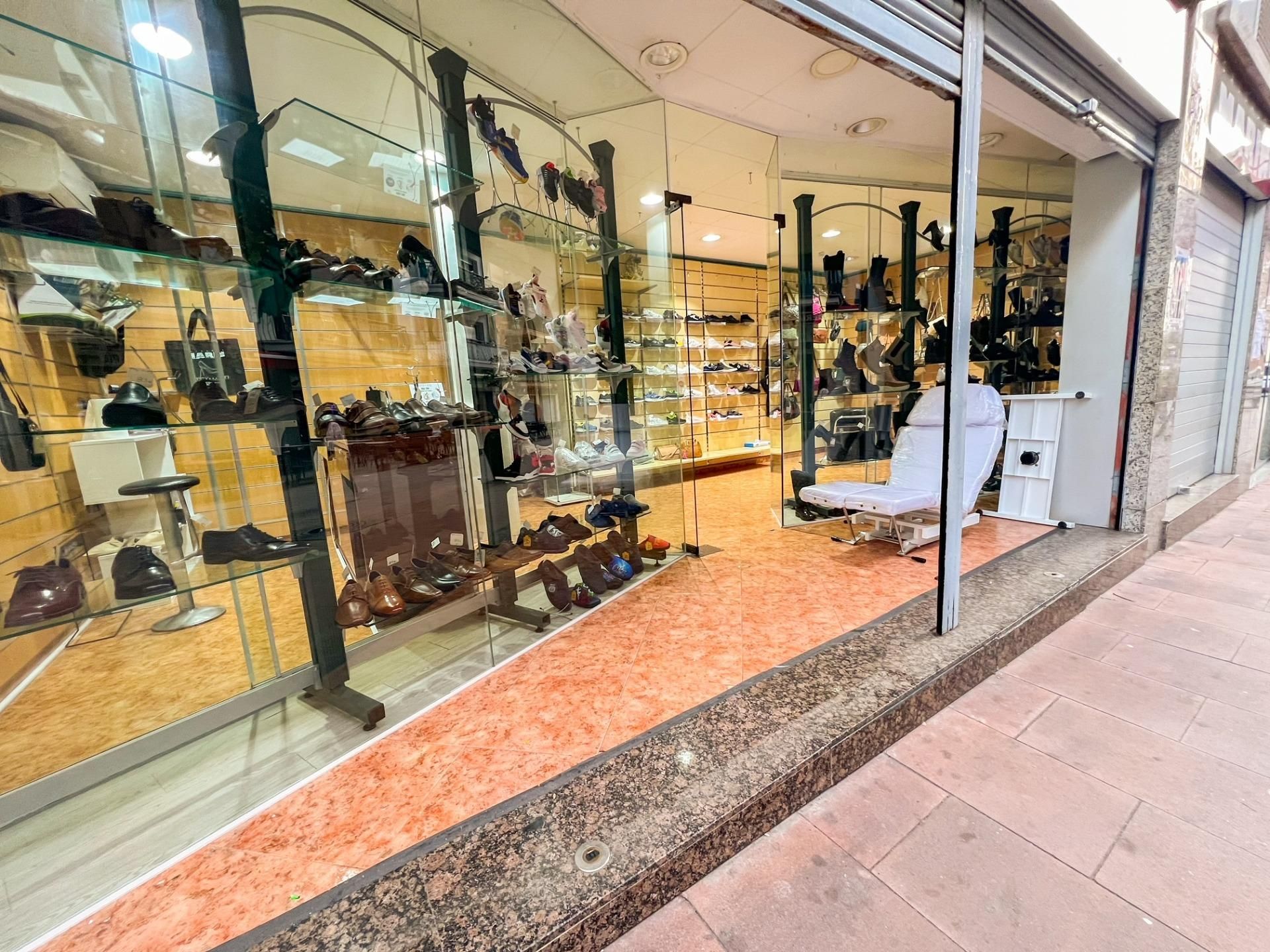 Premises to rent in  ALMOGAVERS, Les Roquetes