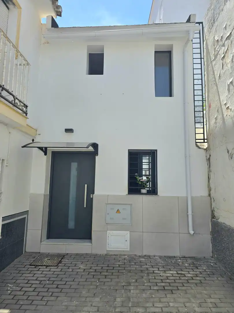 Vista exterior de Casa o xalet en venda en Alhaurín El Grande amb Terrassa i Balcó