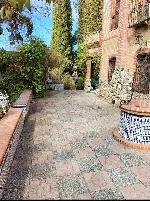Terrassa de Casa o xalet en venda en La Zubia amb Calefacció, Jardí privat i Terrassa
